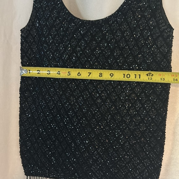 Elegant Black Sleeveless Top - Picture 10 of 10